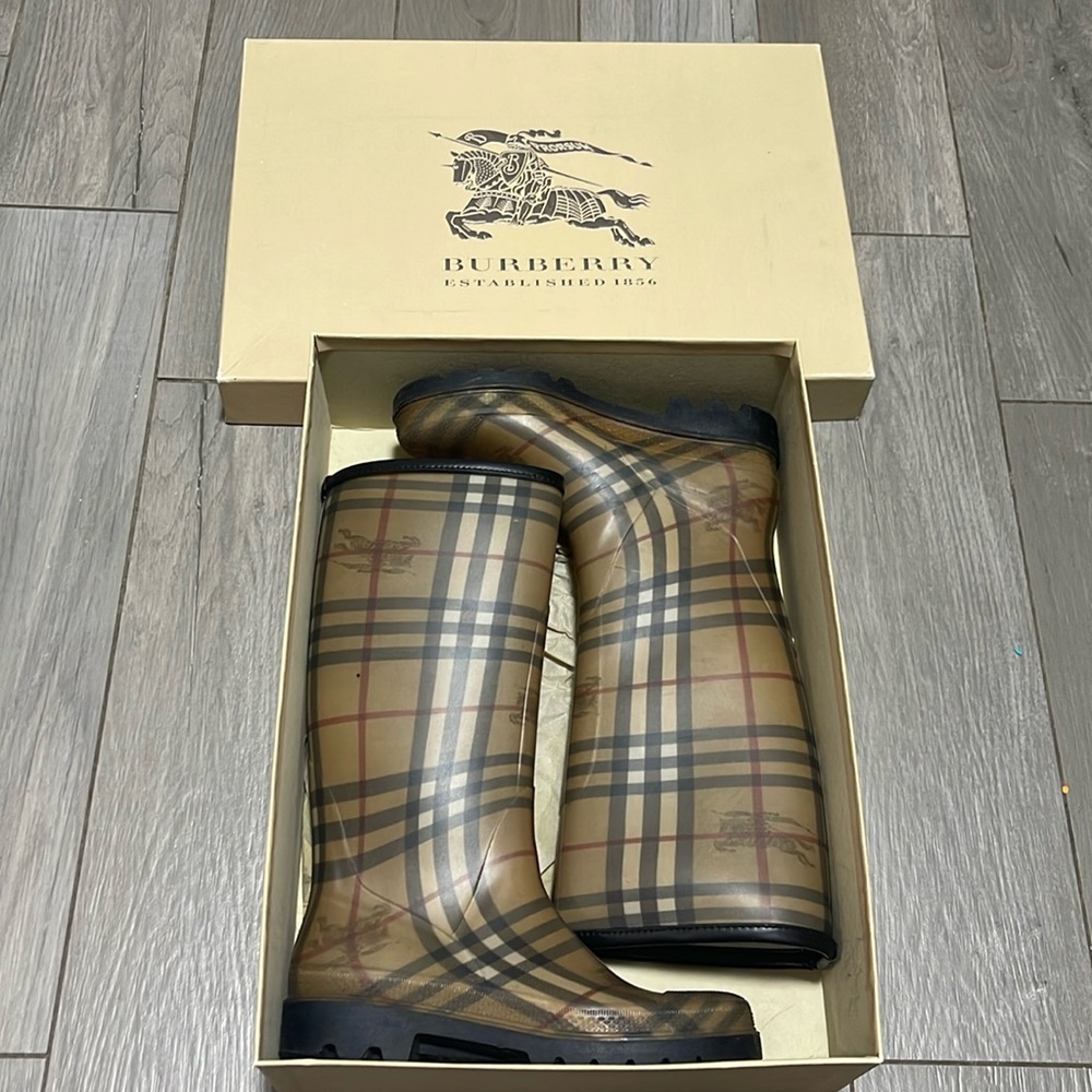 Burberry Rainboots sz 39